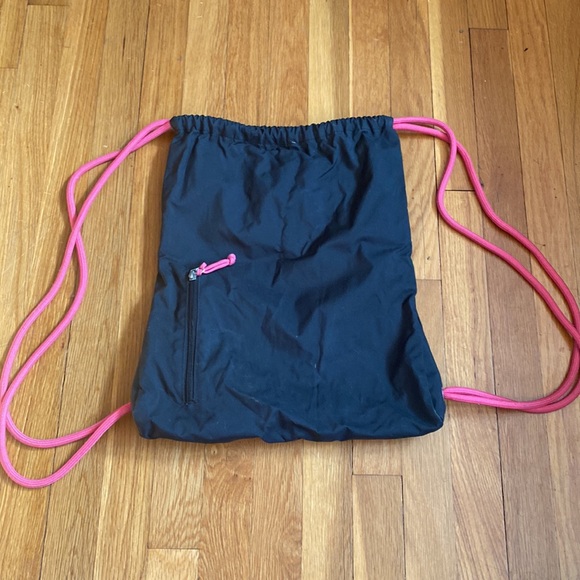 Nike black and pink sling backpack - Picture 2 of 4